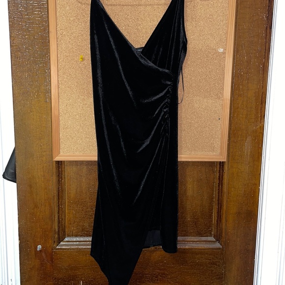 Forever 21 Dresses & Skirts - Black velvet Forever 21 dress